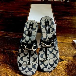 Coach Jelly Sandals Size 8 LN